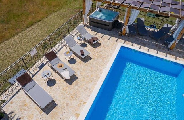 Villa Unika heated Pool, Jacuzzi, Sauna