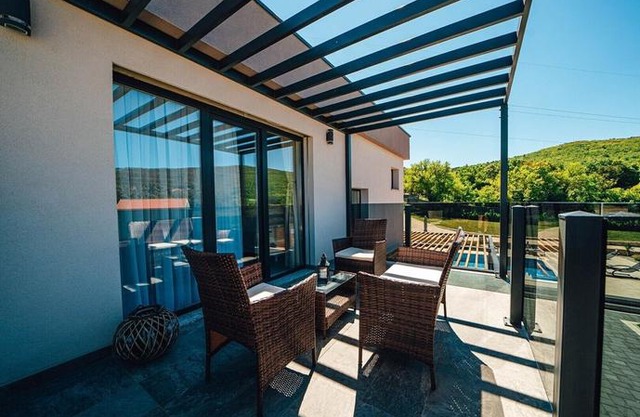 Villa Viktoria a luxury villa in Imotski, pool