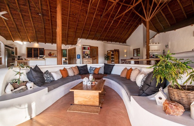 Villa with 180 degree Ocean & Jungle views