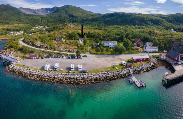 Villa with fantastic view located in Skrolsvik Harbor