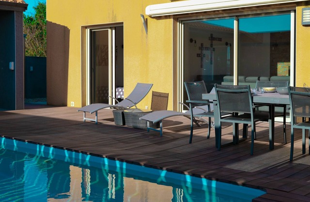 Villa with swimming pool 2 km from the main beach Sables d'Olonne