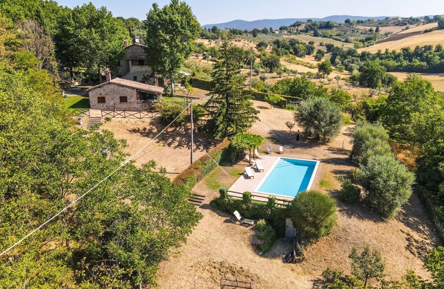 Villa with private pool 80 kms northern of Rome and 30 from Orvieto. 3 bedrooms