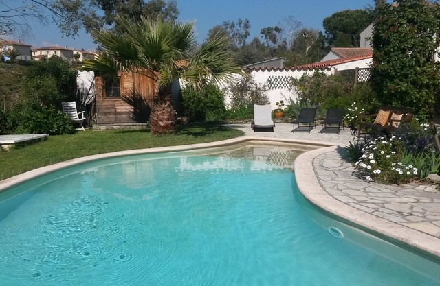 villa with pool, garden and tennis