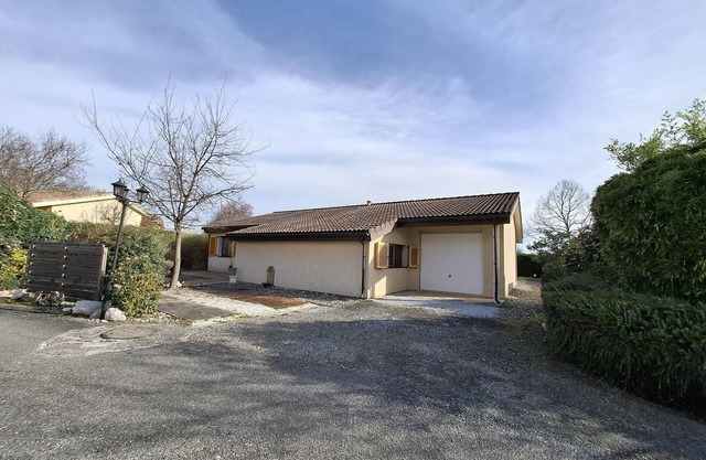Villa with private pool in a charming wooded park with ancillary activities