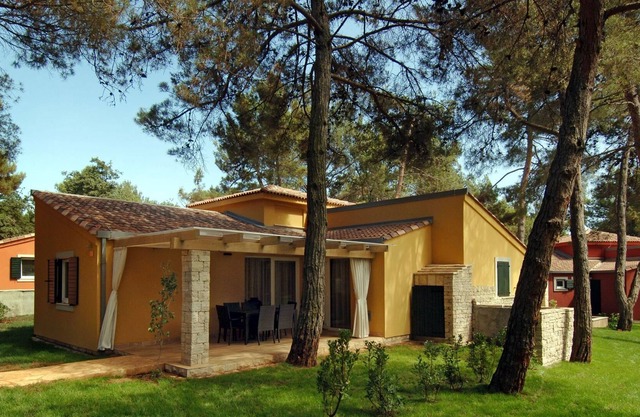 Villa with terrace and WiFi 2km from Umag