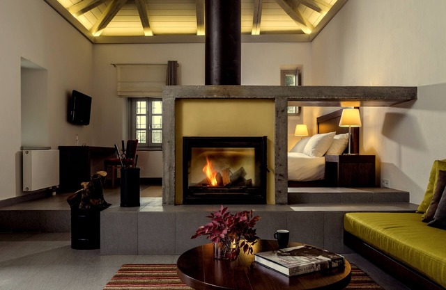 VILLA ZAGORI/THE SAPPHIRE STUDIO