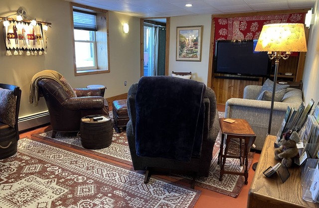 Village Nook,1 BR Apt.-on the Rail Trail, easy walk downtown.