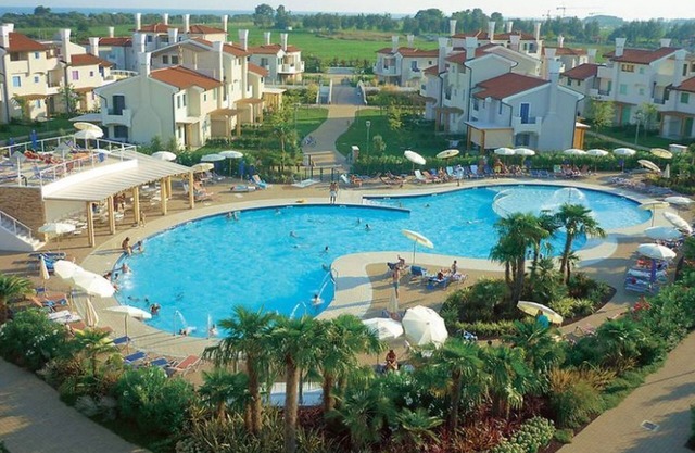 Villaggio A Mare three-room apartment Trilo Penthouse Superior LIR6 for 6 persons