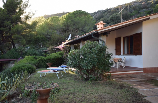 Villetta Palombaia with sea view, discounted rates for ferry