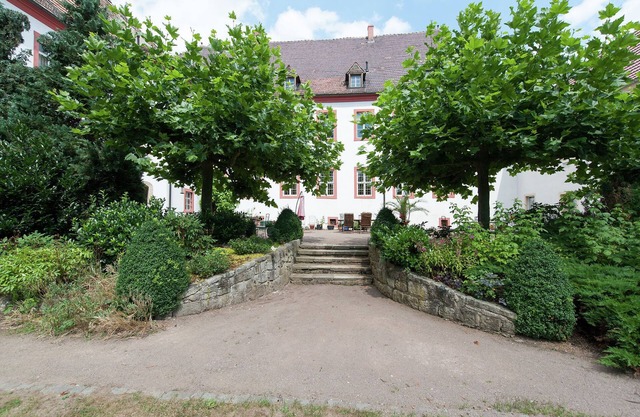 Vintage Apartment in Arzberg - Triestewitz with Terrace