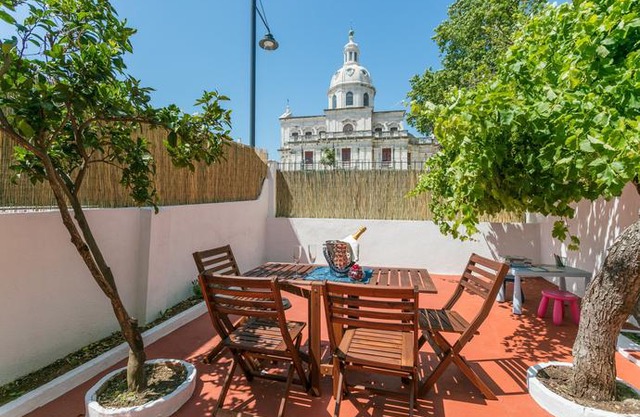 Vintage Apartment in Historic Lisbon