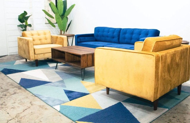 VINTAGE meets MODERN- 1 KING 2 QUEEN Town Home