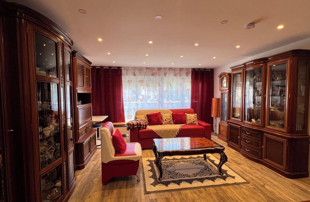 ❤ VipStay Stylish 65m² suite with extra kitchen, 2 balconies, parking, Wi-Fi. ❤