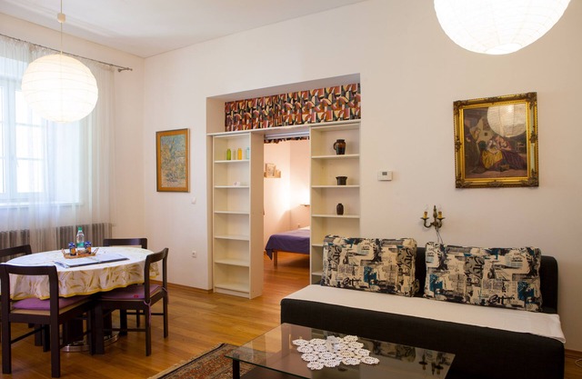 Vita Tour As/Spacious 1BR APP in center with free AC and WiFi