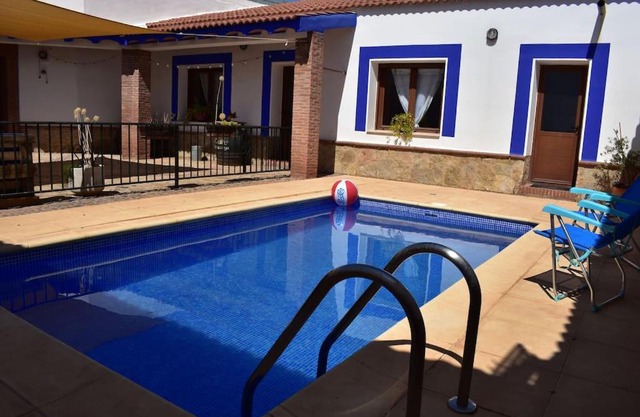 Vivienda con piscina, gimnasio y cocina campera