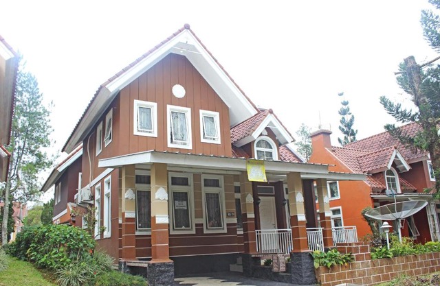 VJ Villa Kota Bunga