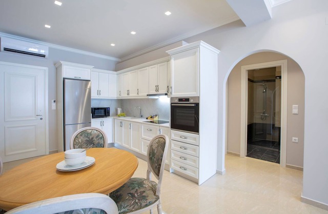 VK Luxury Suites - Private Parking - Adults Only