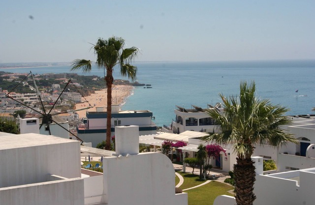 W. Hill 3 bed with fabulous sea views/ free wi-fi