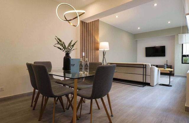 w* | Majestic Duplex w/Perfect Deco in Miraflores