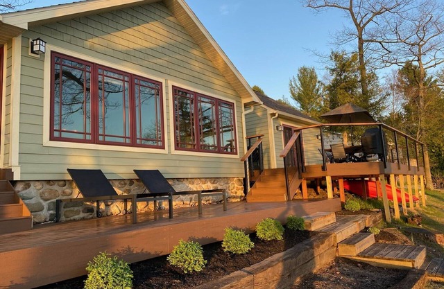 WAKE & LAKE Cottage - All Season Getaway