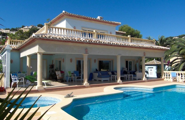 Wake up to the Med! Luxury living, Breathtaking Views, Pool, Gym, Sauna & Maid