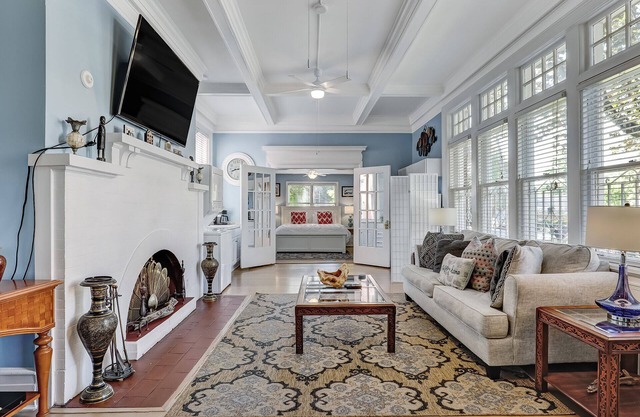Walk Everywhere in Starland, Heated Pool Access