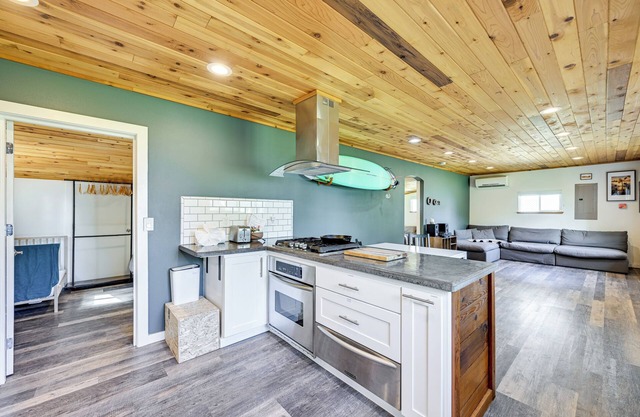 Walk to Beach: Creek-front Sekiu Home w/Fire Pit!