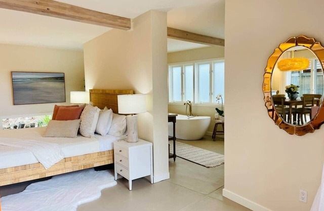 Walk to Downtown Sebastopol * Luxe Vacation Studio