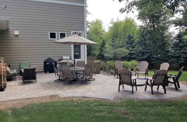Walk to Downtown Wayzata for Coffee, Shopping and Great Night Life!