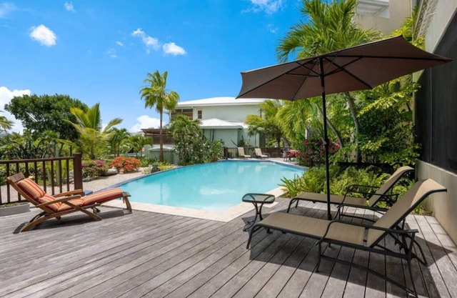 Walk to Grace Bay, Pool, Views! (#4)
