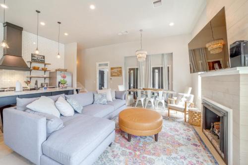 Walk to Lake Home with Community Perks in Canadian!