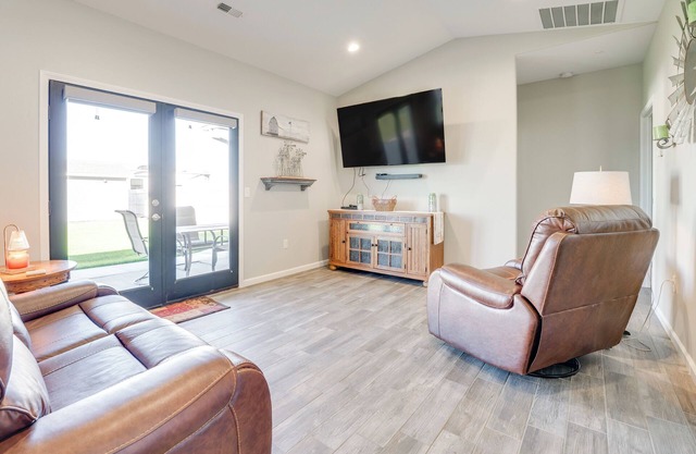 Walk to Moses Lake! Family Home w/Fenced Yard