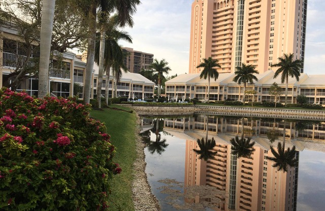 Walk To The Beach Pelican Bay Condo