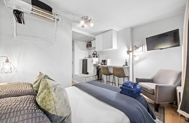 Walk to Time Square! Cozy Studio