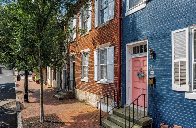 Walking distance to everything downtown, minutes to Mary Washington
