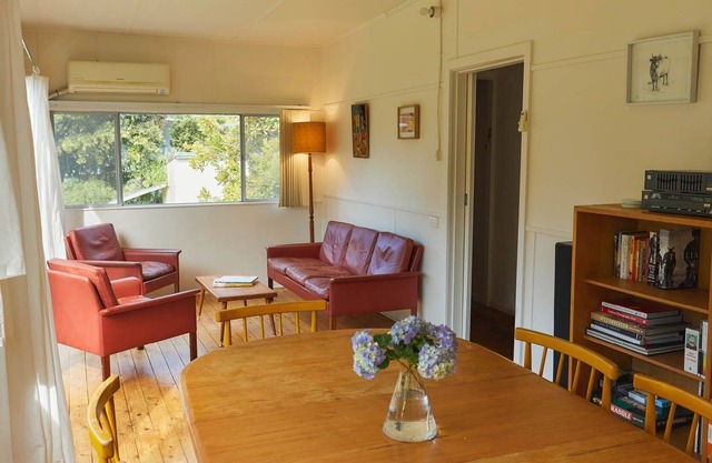 Wallaga Lake Road, 3 Holiday beach house, Wallaga Lake Heights - Linen, Wifi