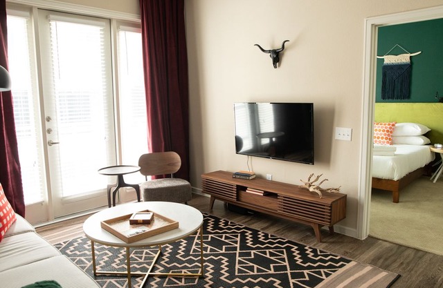 WanderJaunt | Cerise | 1BR | Barton Creek