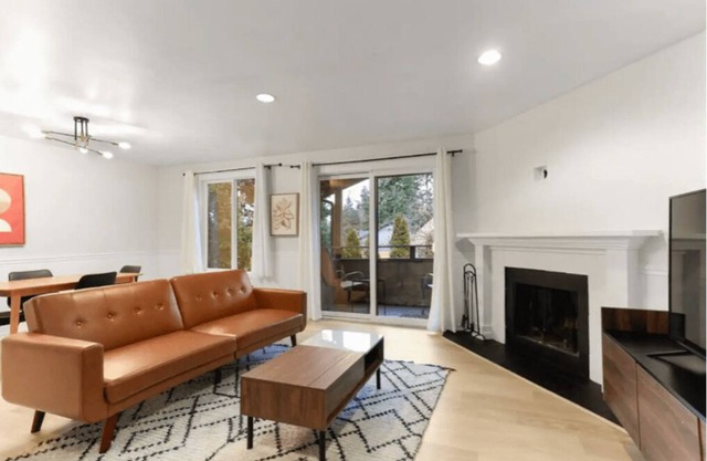Warm & Cozy 2b/2b Stay in Kirkland