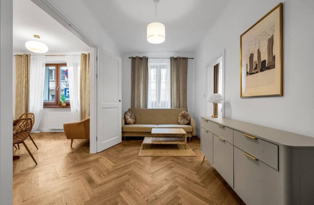 Warsaw Downtown- 82m2, Top Location - by Rentujemy