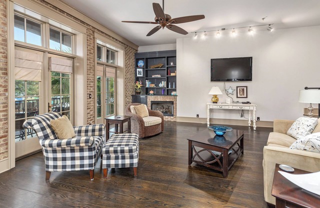 Watch all the goings on in the village from your deck overlooking Mallery St.