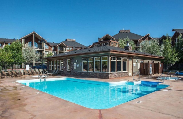 Water`s Edge | Pool | Hot Tub | Pets | Ground LVL