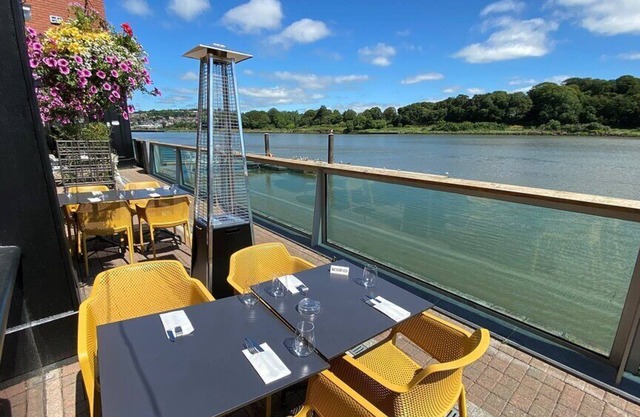 Waterford Marina Hotel