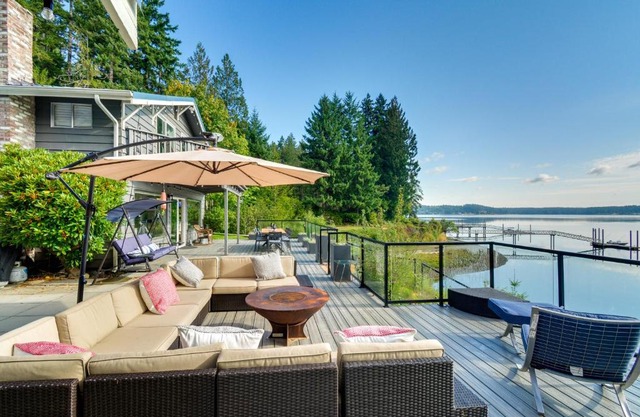 Waterfront Allyn Retreat with Guest House and Beach!