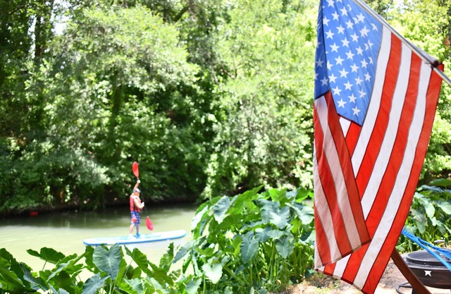 Waterfront Cabin with: Kayaking, Paddleboarding, Swimming Pool & Hot Tub. - RC15