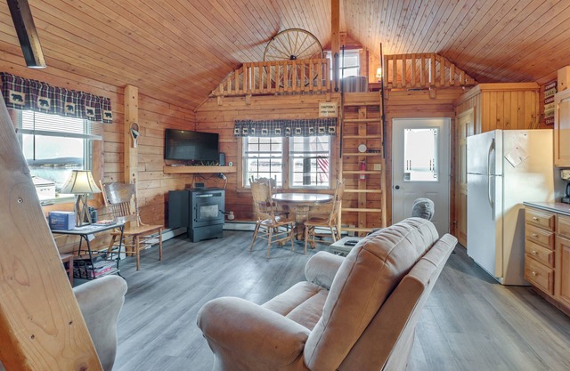 Waterfront Camp on Long Lake w/Trail Access!
