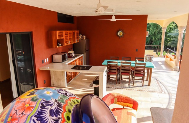 WATERFRONT COLONIAL PENTHOUSE 112m2 COMPLETE FLOOR &INFINITY POOL