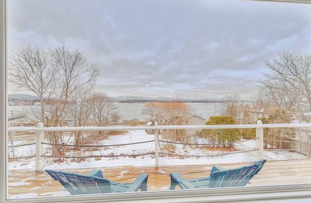 Waterfront cottage with large deck- amazing harbor views w/studio add on option