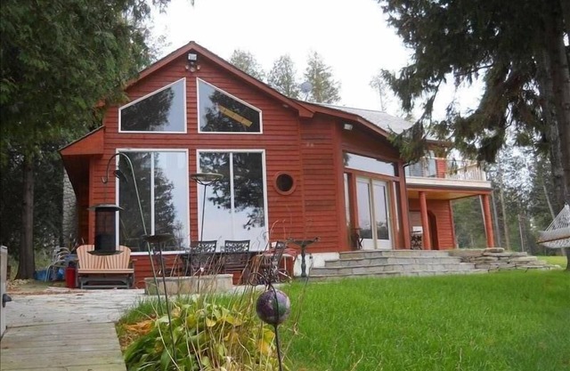 Waterfront Dream Cottage With A Million Dollar View, HARBOR Unit