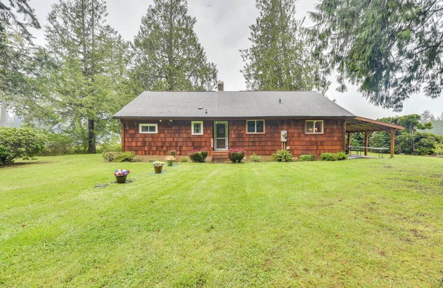 Waterfront Grapeview Escape w/Boat Dock & Views!