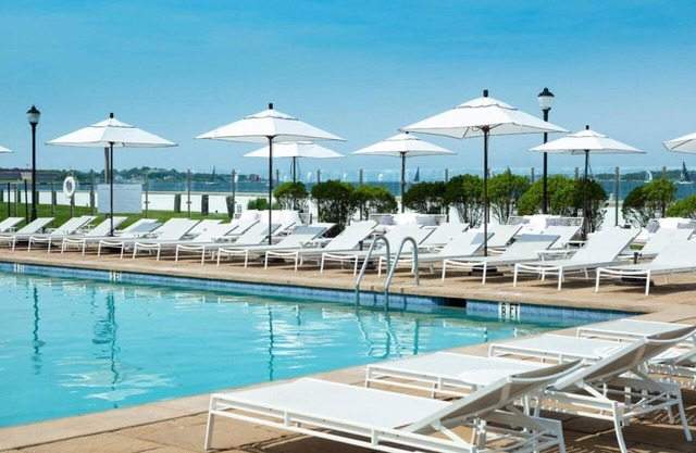 Waterfront Luxury! Swimming Pool, Fitness, Near Local Parks & Scenic Spots!